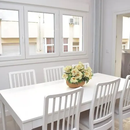 Spacious And Renovated 3b Apt. Center And Appartamento *