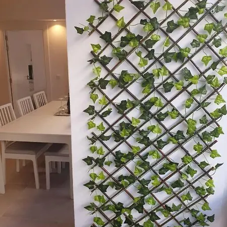 Spacious And Renovated 3b Apt. Center And Appartamento